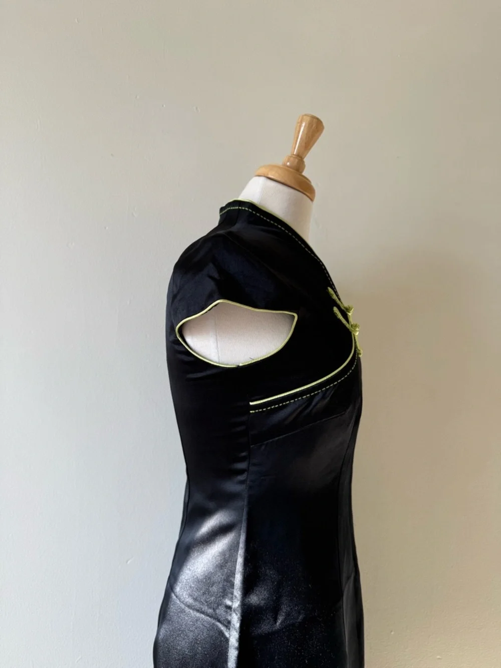 Vintage Style Black Satin Cheongsam Mini Dress Lime Green Trim y2k / 90s - Picture 6 of 12